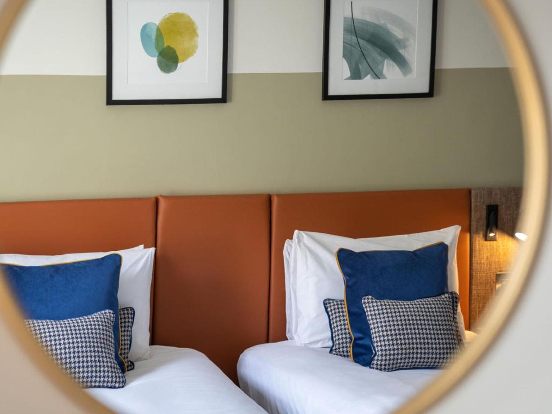 คราวน์ พลาซา เอดินเบอระ - รอยัล เทอเรซ Hotel เอดินบะระ ภายนอก รูปภาพ